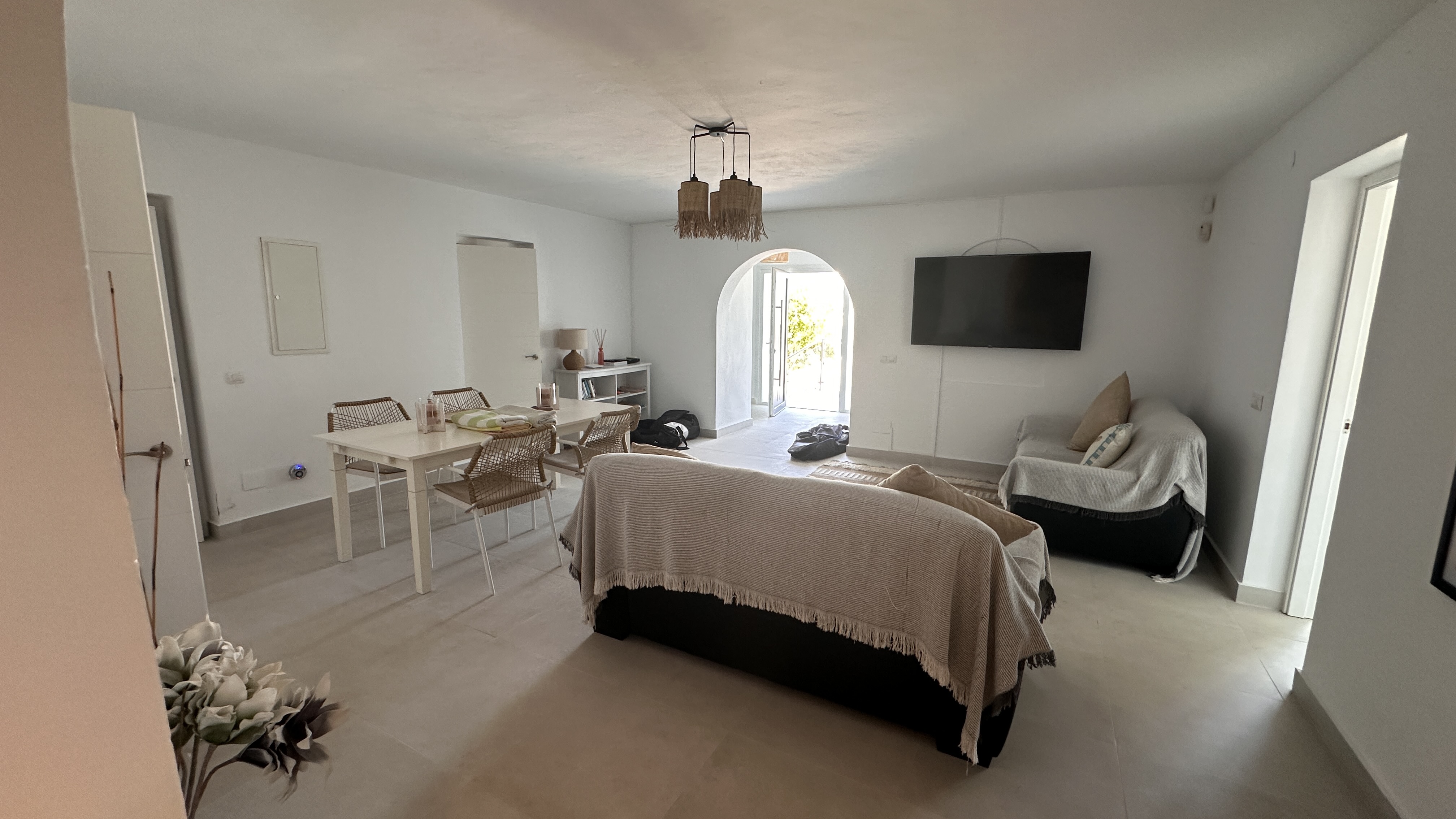 Lounge with pool access